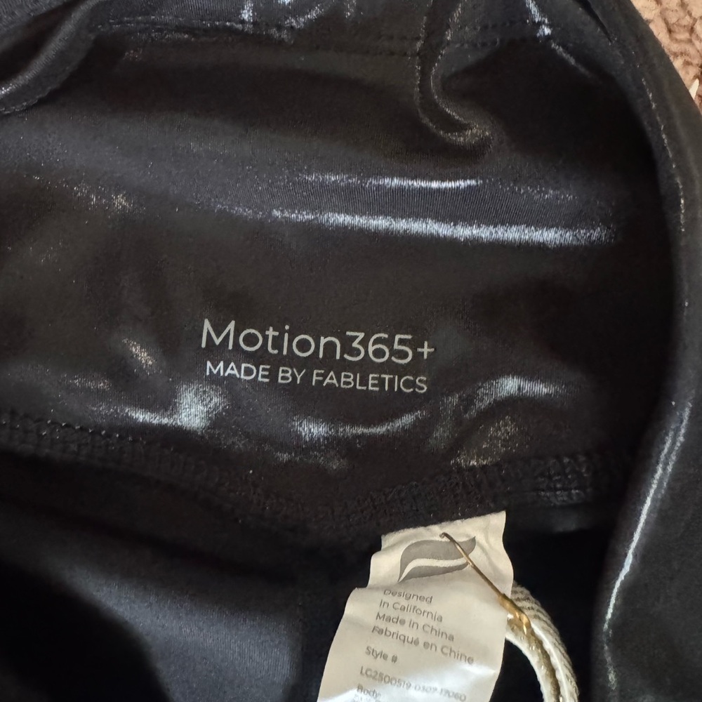 Fabletics Motion365+ Glossy Black Leggings - Picture 3 of 4